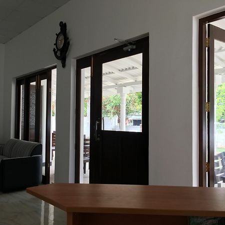 Lavonka Tourist Rest Hotell Anuradhapura Exteriör bild