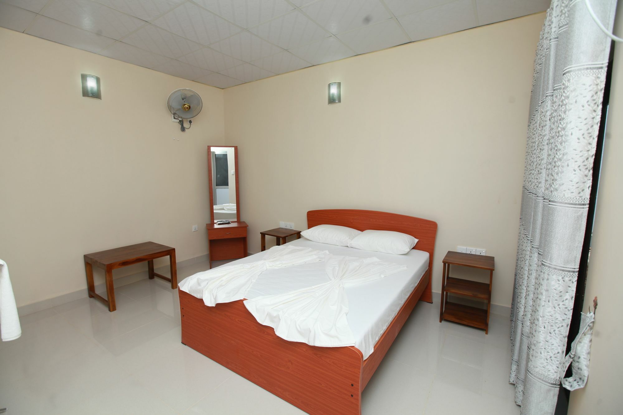 Lavonka Tourist Rest Hotell Anuradhapura Exteriör bild