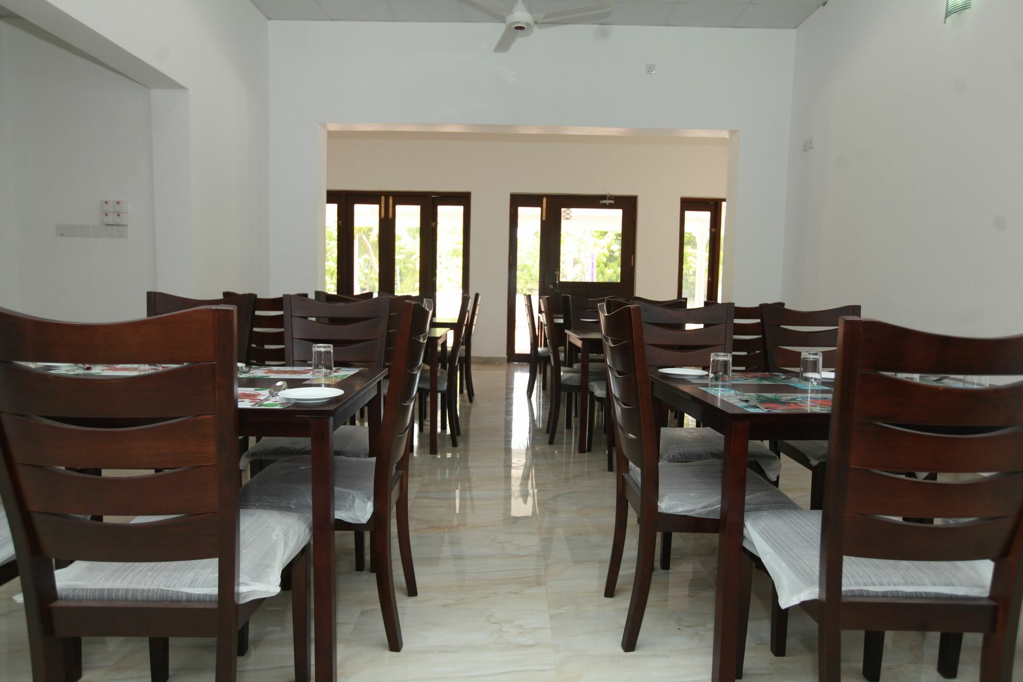 Lavonka Tourist Rest Hotell Anuradhapura Exteriör bild