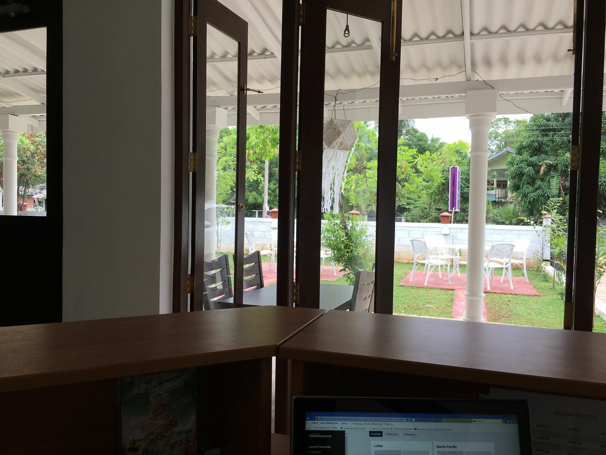 Lavonka Tourist Rest Hotell Anuradhapura Exteriör bild